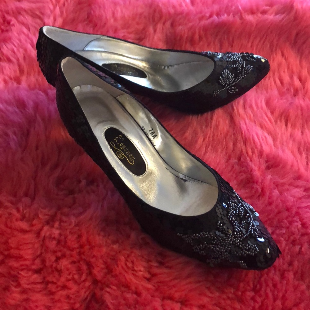 Regency Sequined Black dress shoes. 7AA